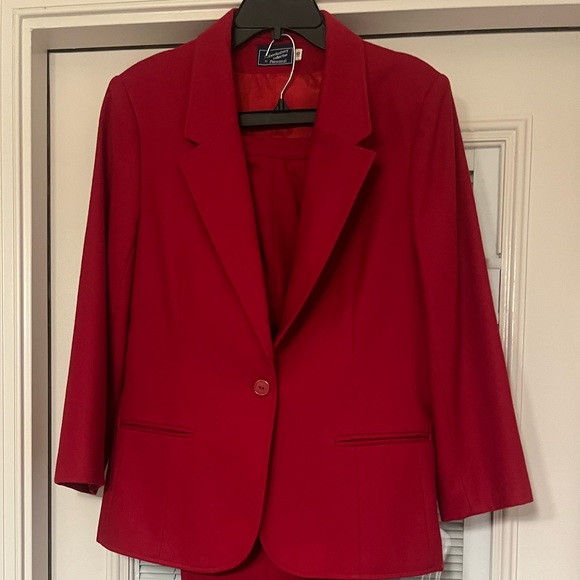 SOLD Vintage❤️ red blazer and matching pants - Picture 5 of 16